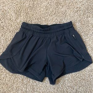Black tracker 4 inch lululemon shorts size 6